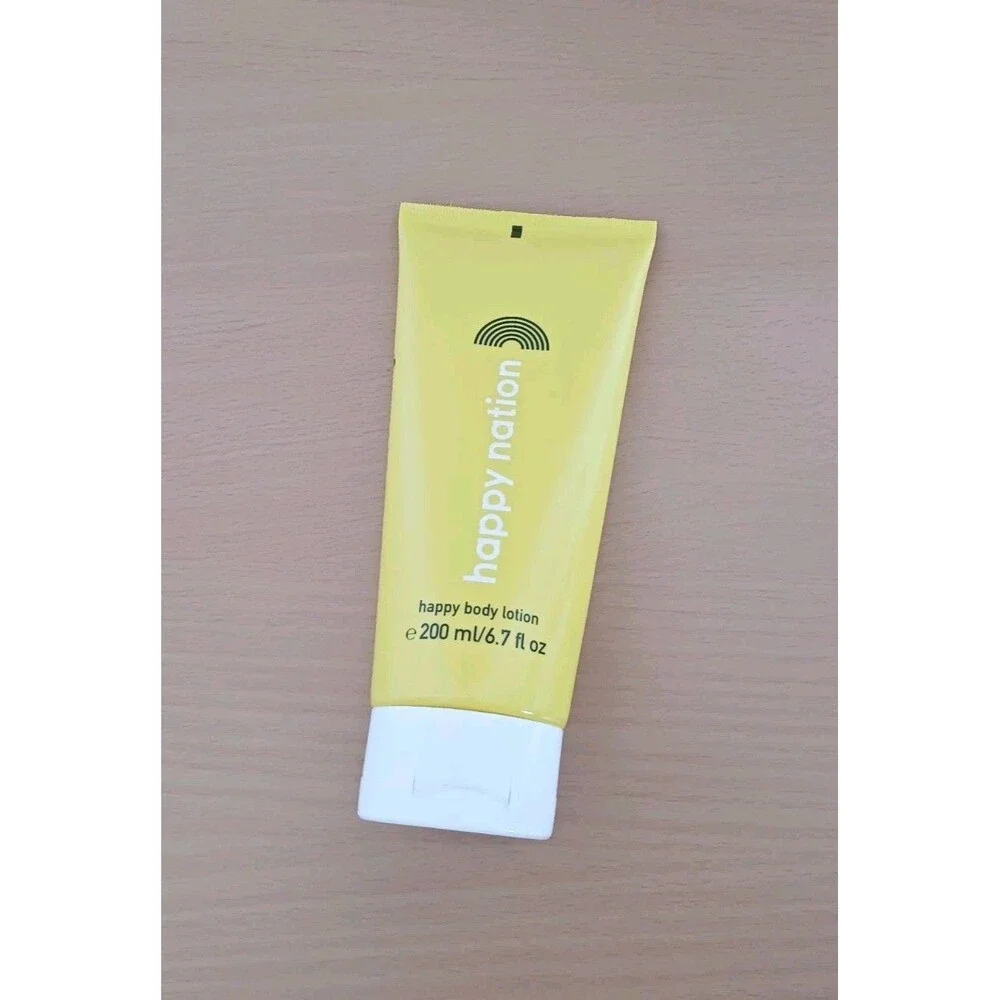 Victoria's Secret Happy Nation‎ Vegan Body Lotion 200 ml / 6.7 fl Oz